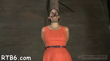 Play Savory beauty and nice round ass touches herself