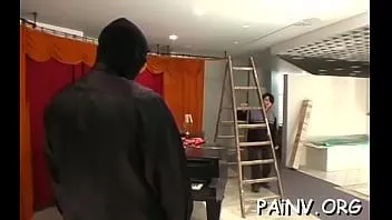 Reproducir La novia está tocando suavemente su coño apretado