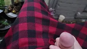 Play A quick unplanned orgasm on my balcony!!