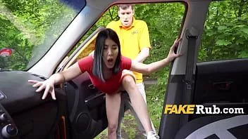 Play Teen's driving lesson included sucking cock