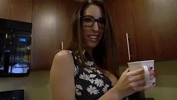 Reproduzir Madrasta de seios incríveis - dava foxx