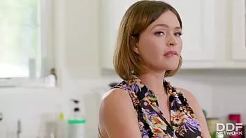 Reproduzir Krissy lynn - viciada em anal realiza seu desejo