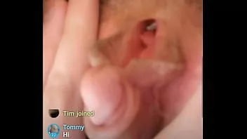 play Tocándome en vivo por kik (parte 2)
