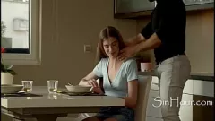 play Die schlanke Brünette Lana Lelani wird nach dem Abendessen niedergeschlagen