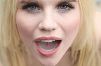 Pornostar Nikki Sweets
