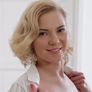 ポルノスター Angie Koks