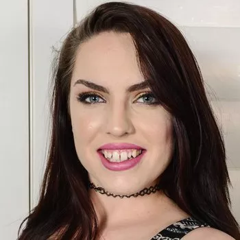 Gwiazda porno Raven Reign