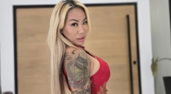 Pornostar Victoria Liu